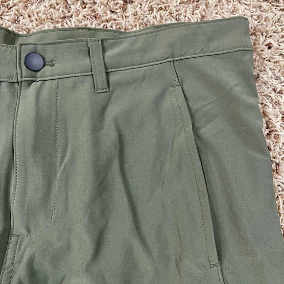 Legendary Outfitters Men’s Cargo Tech Shorts Green, Size 34 (New) - Picture 5 of 12